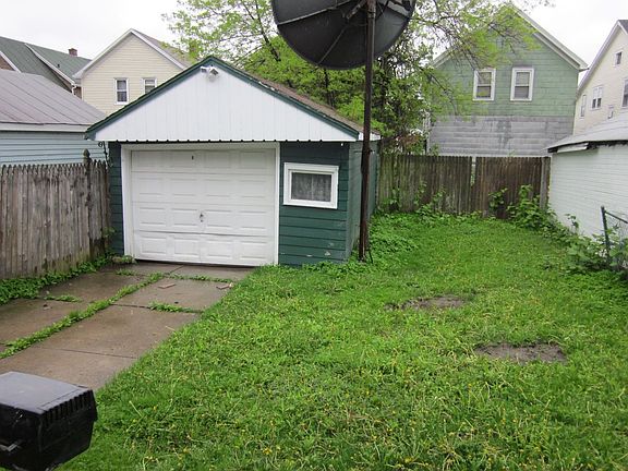 3rd image of 124 Floss Ave