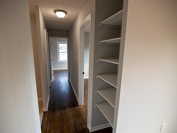 5th image of 524 Dennis Way