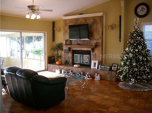 4th image of 421 Lake Bonny Dr E