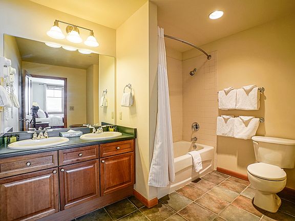2nd image of 401 Nystrom Ln #1421