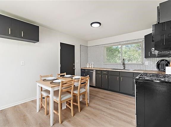 4th image of 3304 N 34th St