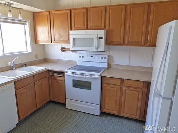 4th image of 301 Columbia Ave