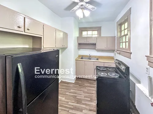 904 3rd St W #C Photo 1 904 3rd St W #C Photo 1