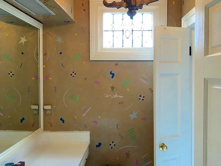 1239 Eleonore St — Photo 14