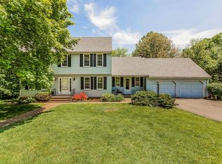 17 Cold Spring Dr, Bloomfield, CT 06002