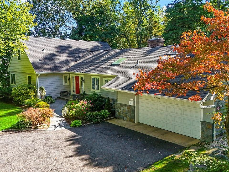 1st image of 6 Sackett Drive