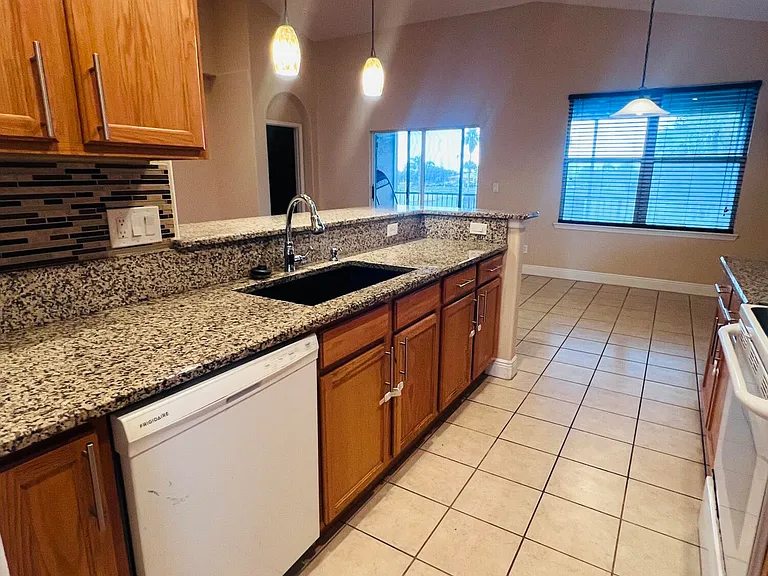 4865 Revenna Ct #204 — Photo 7