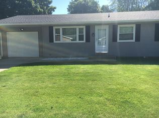 704 Coralyn Dr, Morrison, IL 61270