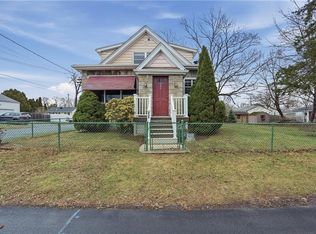 236 Becker Ave E, Riverside, RI 02915