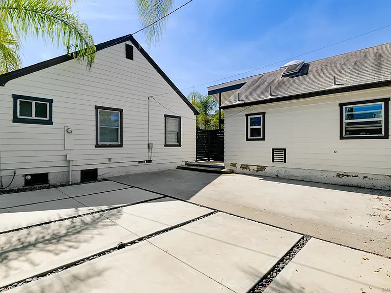 4774 College Ave — Photo 21