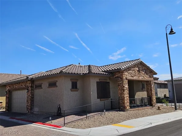 790 Charming Holly St, Henderson, NV 89011