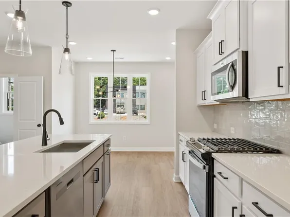 1922 Kinnard Aly, Kennesaw, GA 30144