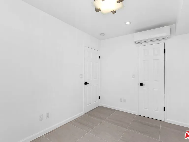 424 Carroll Canal — Photo 12