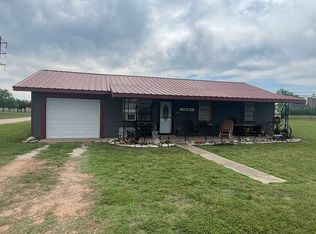300 S Avenue C, Crowell, TX 79227