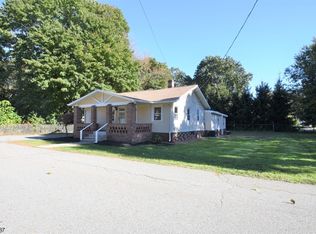 16 Stonewald Ct, Budd Lake, NJ 07828