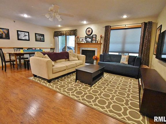 3rd image of 221 Briarwood Pl