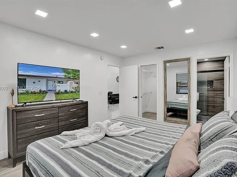 5434 SW 25th Ave — Photo 10