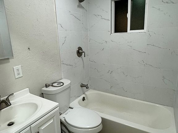 2nd image of 538 Douglas Ave