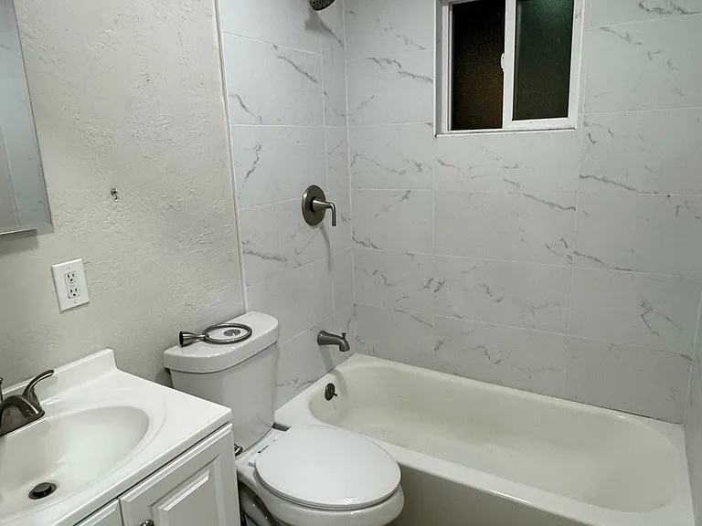 538 Douglas Ave #BACK — Photo 2