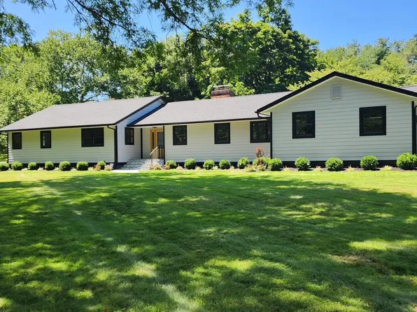 19 MICHAELS Lane, Old Brookville, NY 11545