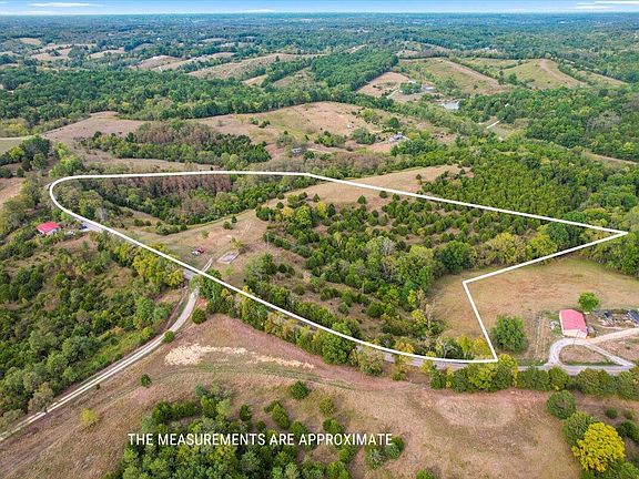 3rd image of 1145 Indian Creek Rd