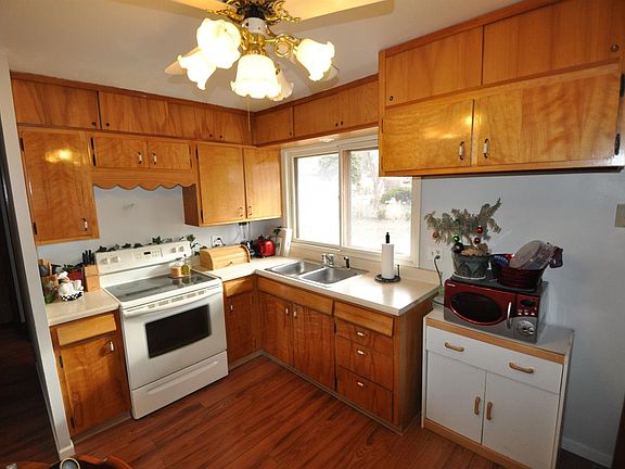 3rd image of 2615 Cheshire Ct N