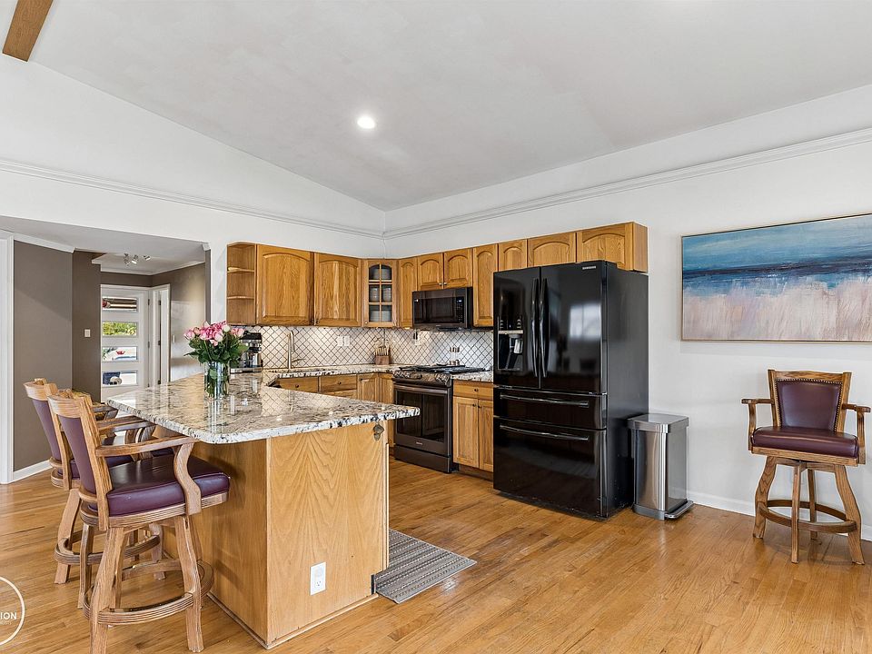 45590 Jefferson Ave, photo 15