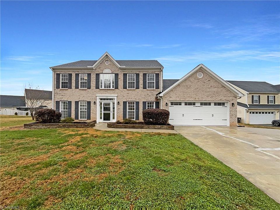 1st image of 132 Stone Moss Ln