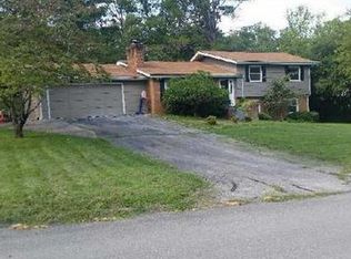 105 Miramar Cir, Oak Ridge, TN 37830