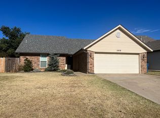 1808 Honeysuckle Ln, Oklahoma City, OK 73130