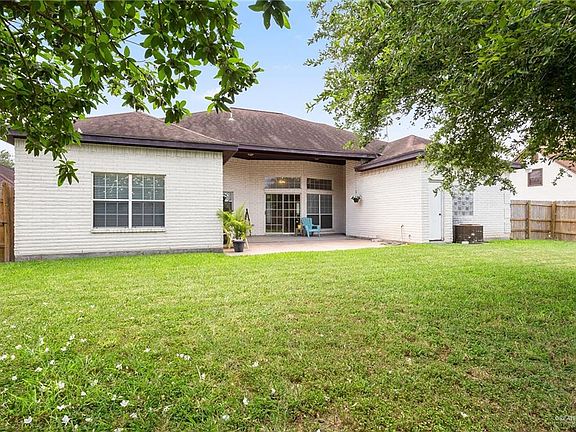 4th image of 2202 Highland Dr