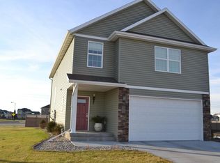 5697 61st St S, Fargo, ND 58104