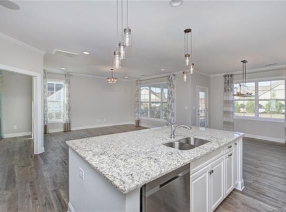 4th image of 301 Conservancy Dr