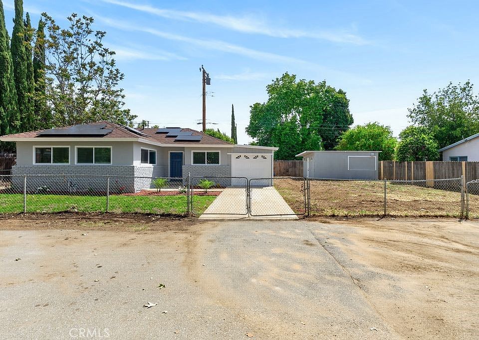 1st image of 423 W Avenue L
