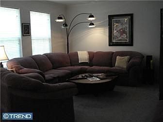 4th image of 945 Kedron Ave