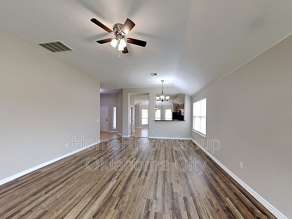 3rd image of 612 S Kaylee Ln