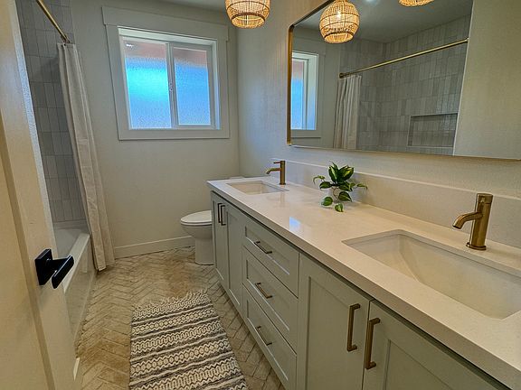 4th image of 220 Nehu Pl #C