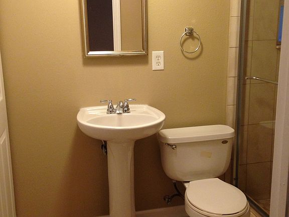 5th image of 3014 N Adams St