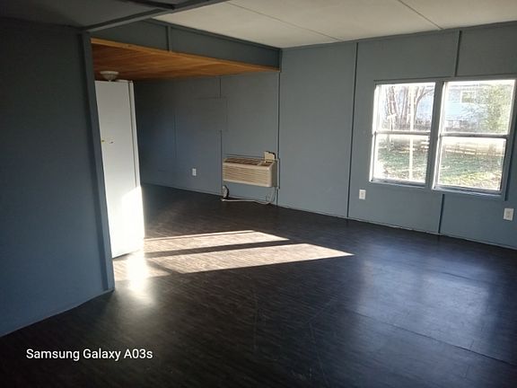 5th image of 90 Dorothy Ln