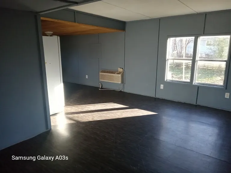 90 Dorothy Ln — Photo 5