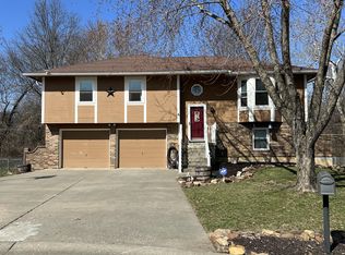 1316 Cheatham Ct, Warrensburg, MO 64093