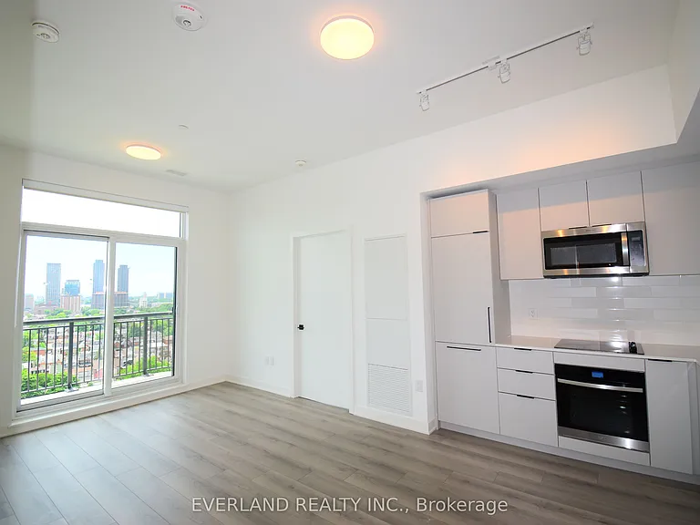 1185 Dupont St #1105 — Photo 13