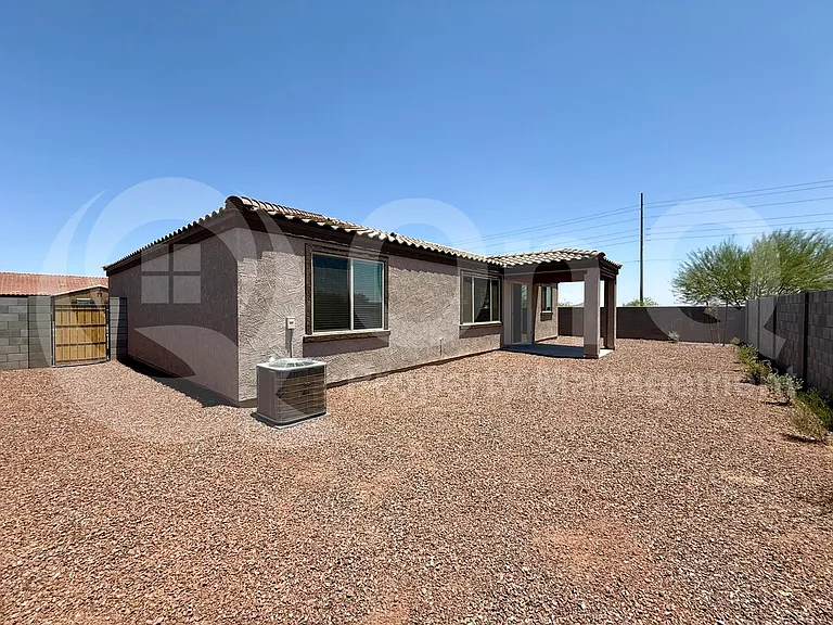 1477 E Chandler Ct — Photo 17