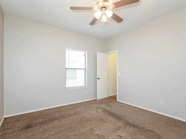 6522 W Elwood St — Photo 7