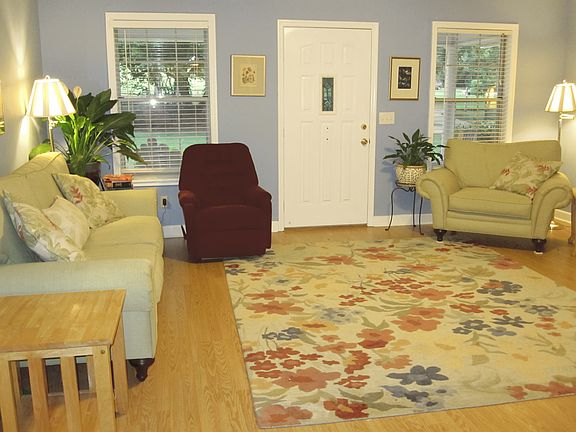 4th image of 2701 Masterson Ln