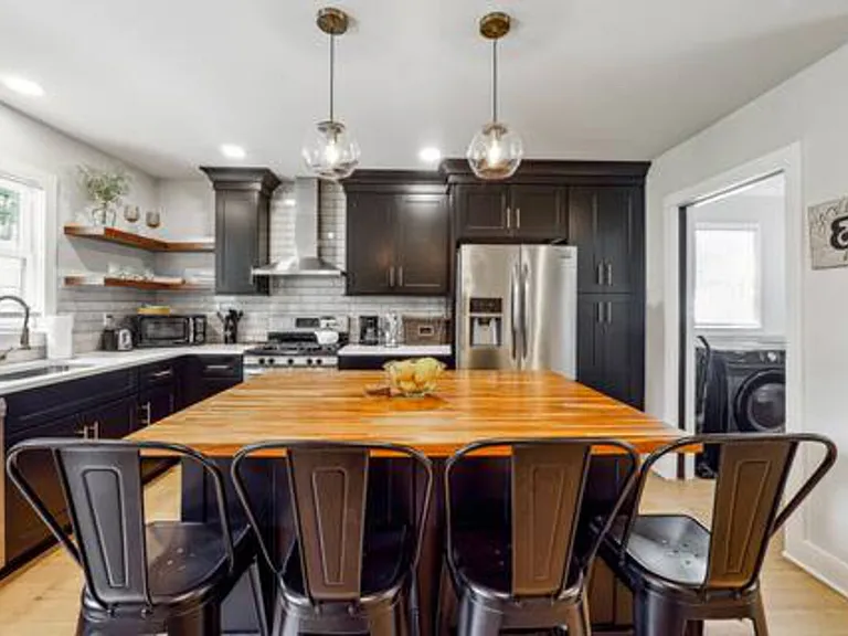 Hillcrest Dr — Photo 1