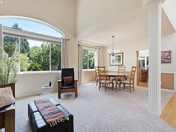 5th image of 15946 SE Henderson Way