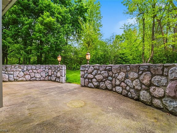 4th image of 1012 Cloverdale Cir NE