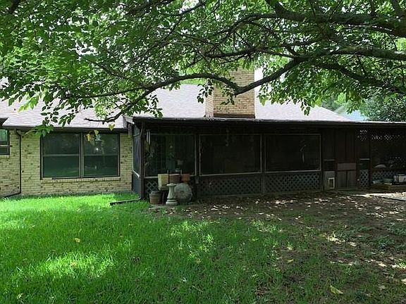 4th image of 2102 Pebblecreek Dr
