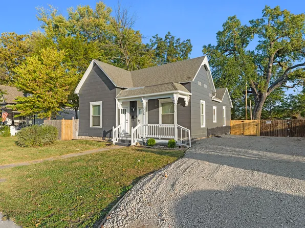 316 W Park St, Olathe, KS 66061